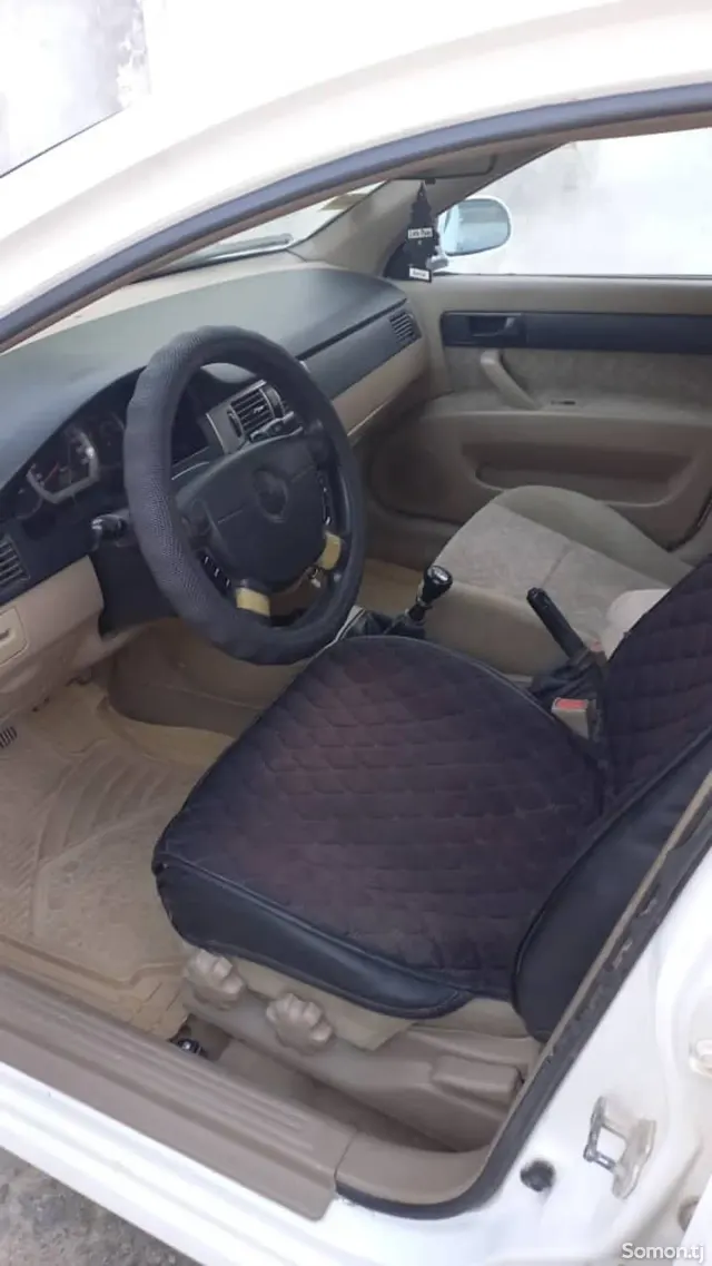 Chevrolet Lacetti 2002 · 1.8 MT