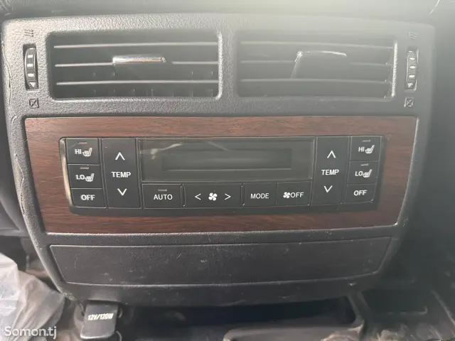 Toyota Land Cruiser 2018 · 4.5 AT