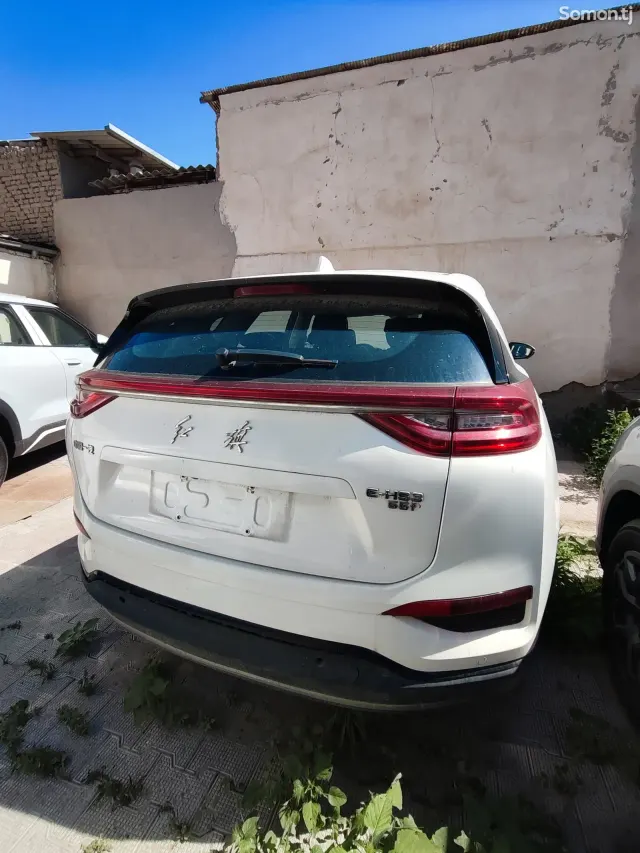 Hongqi H5 2019 · AT