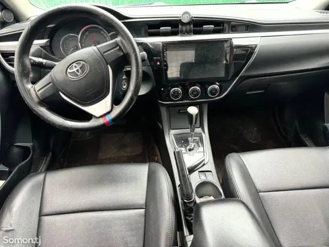 Toyota Corolla 2017 · 1.6 AT