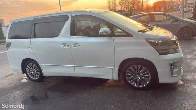 Toyota Vellfire 2014 · 2.4 AT