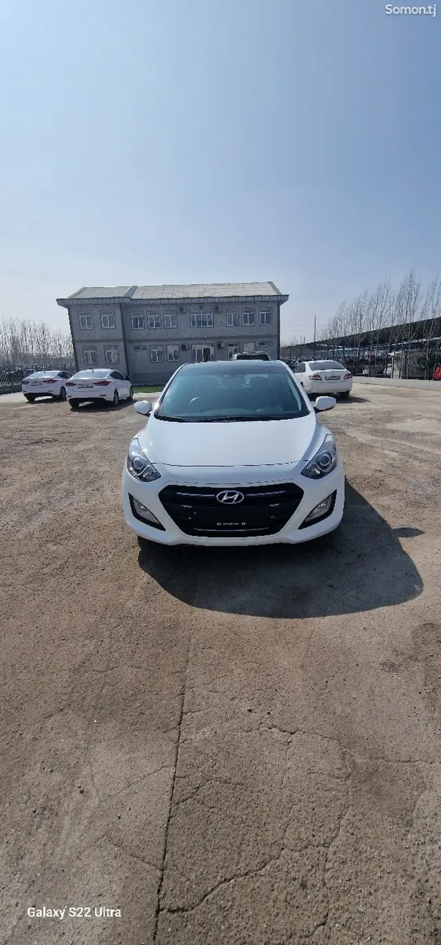 Hyundai i30 2016 · 2.0 AT