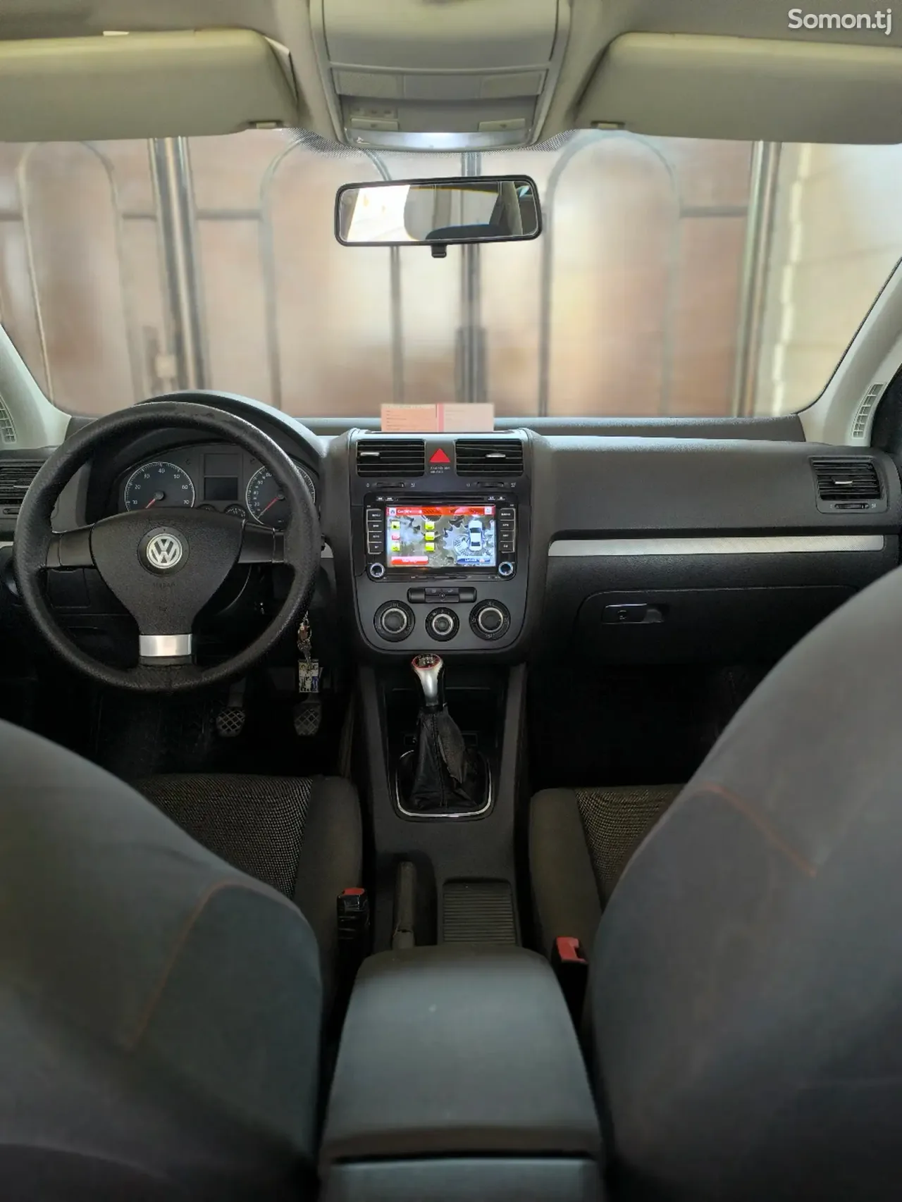 Volkswagen Golf 2007 · 1.6 MT