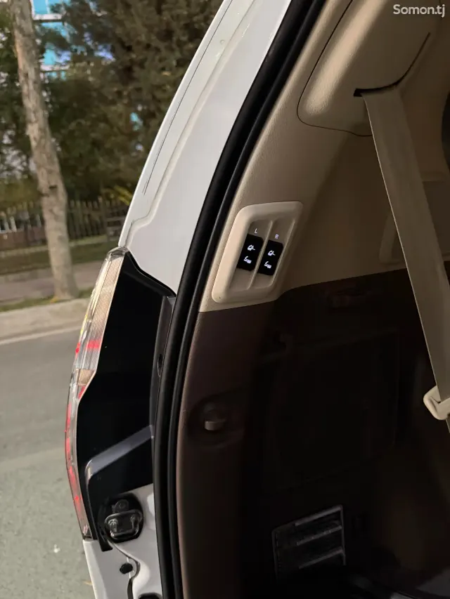 Lexus GX series 2016 · 4.6 AT