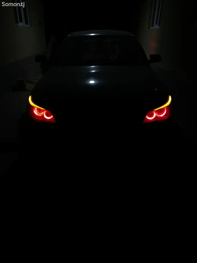 BMW M5 2008 · 2.8 AT