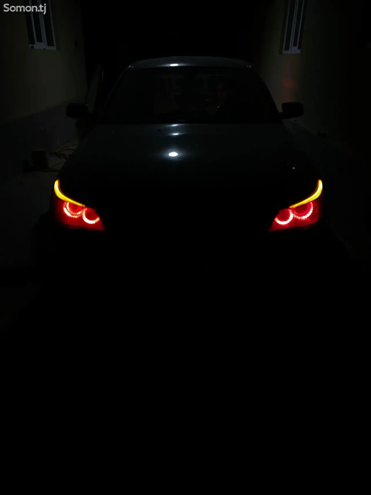 BMW M5 2008 · 2.8 AT