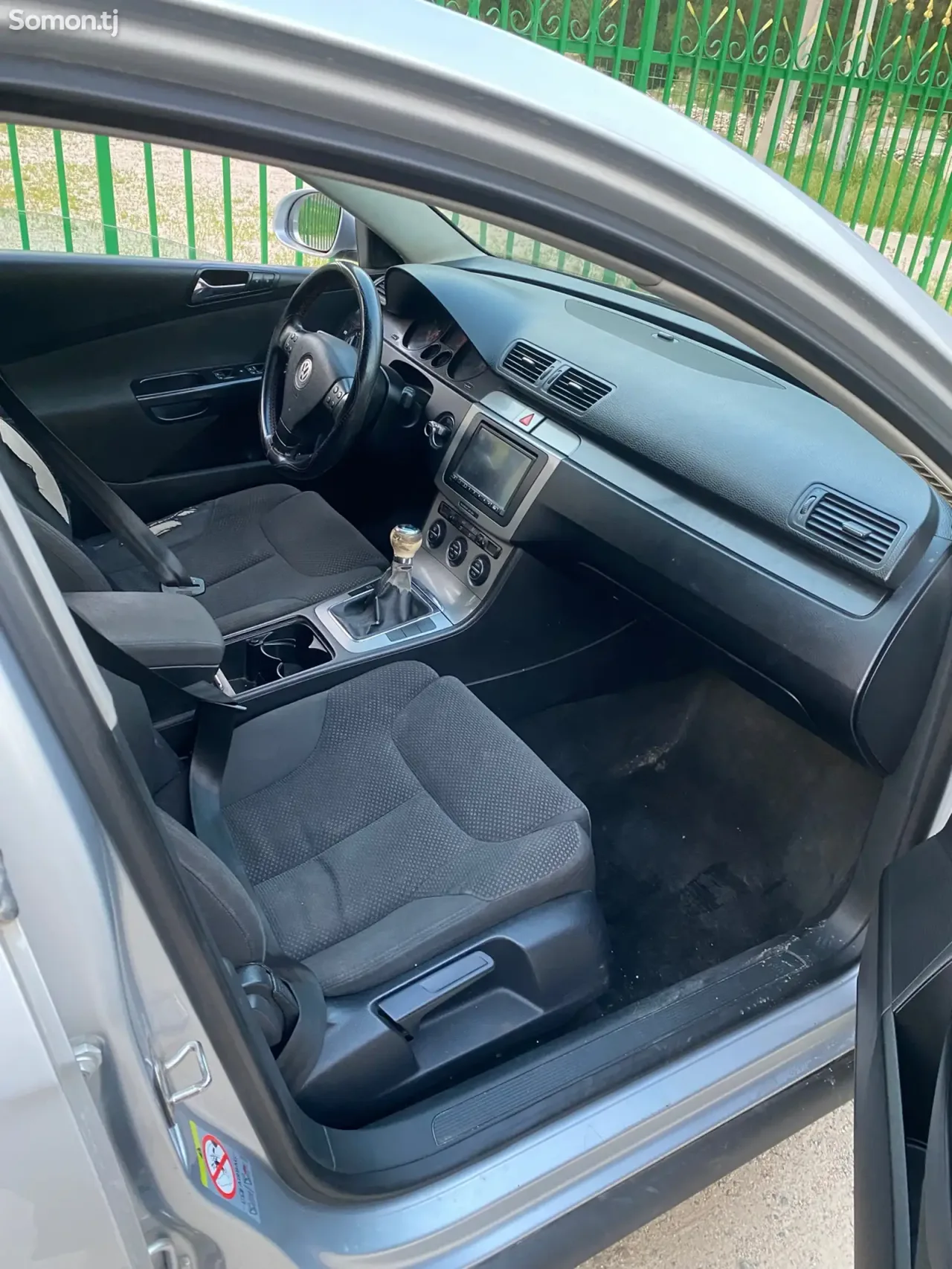 Volkswagen Passat 2006 · 2.0 MT
