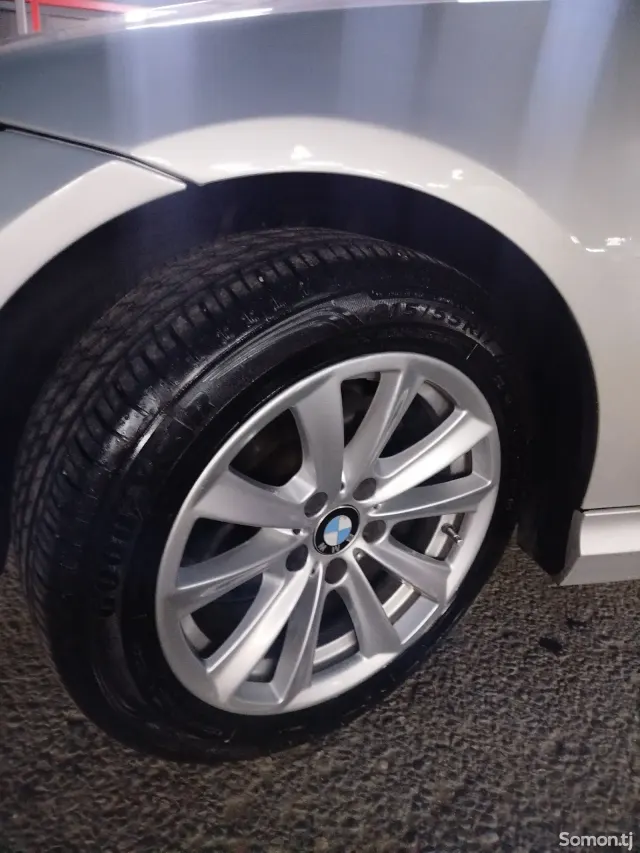 BMW 3 series 2010 · 2.0 AT