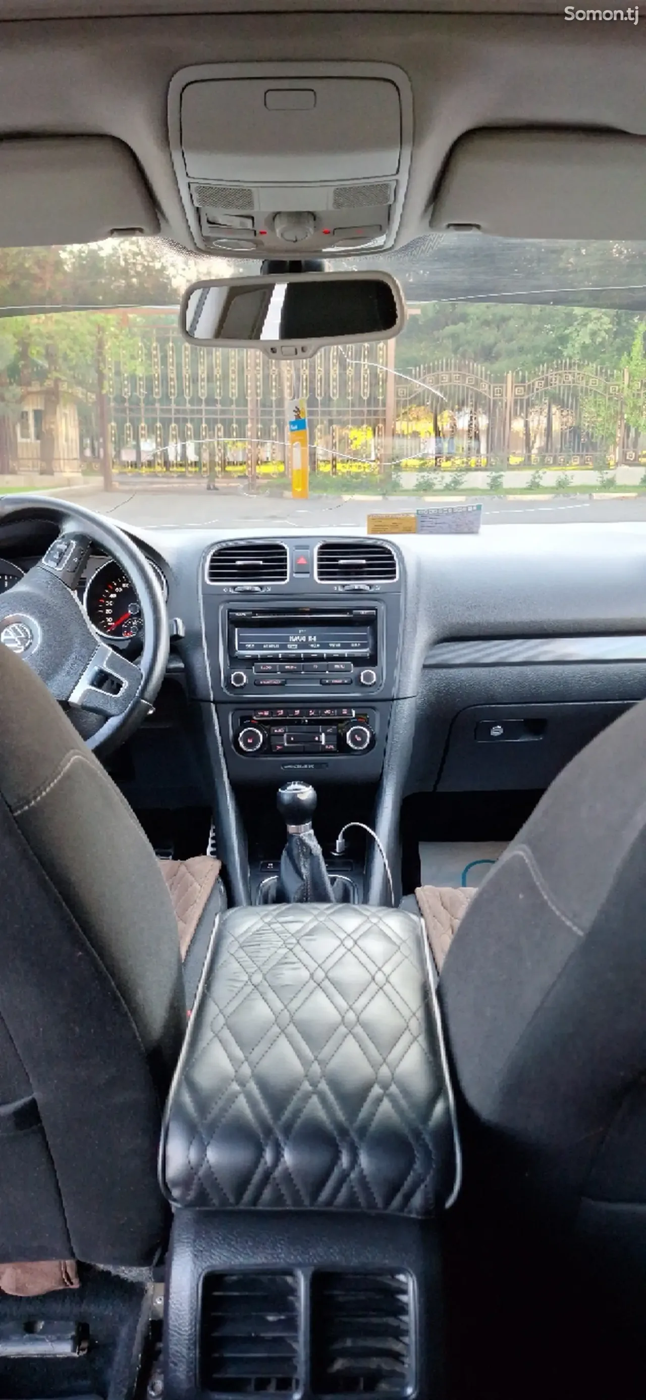 Volkswagen Golf 2012 · 1.6 MT