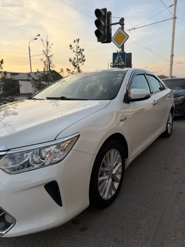 Toyota Camry 2015 · 2.5 AT