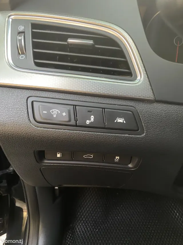 Hyundai Sonata 2015 · 2.0 AT