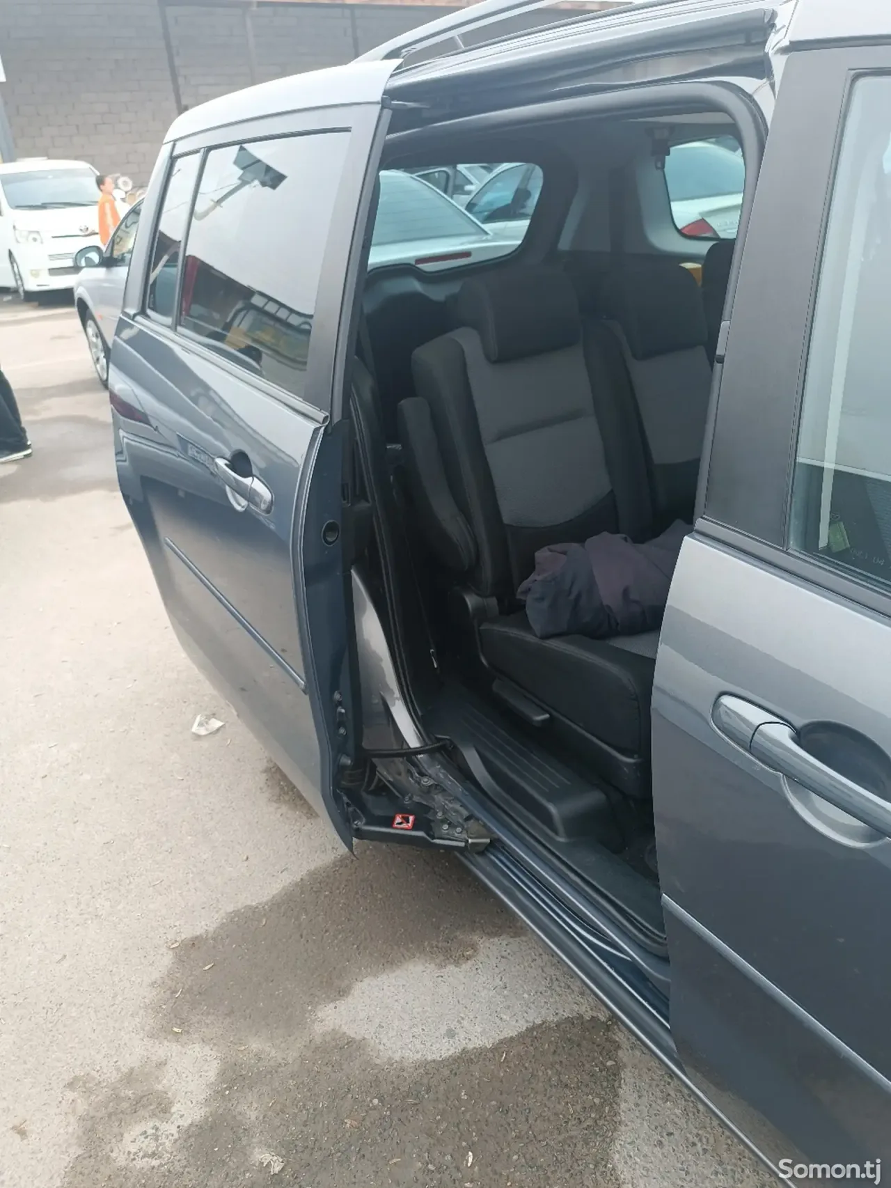 Mazda 5 2007 · 1.8 MT