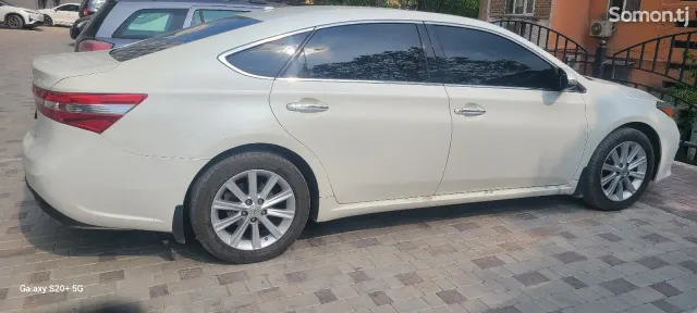Toyota Avalon 2013 · 3.5 AT