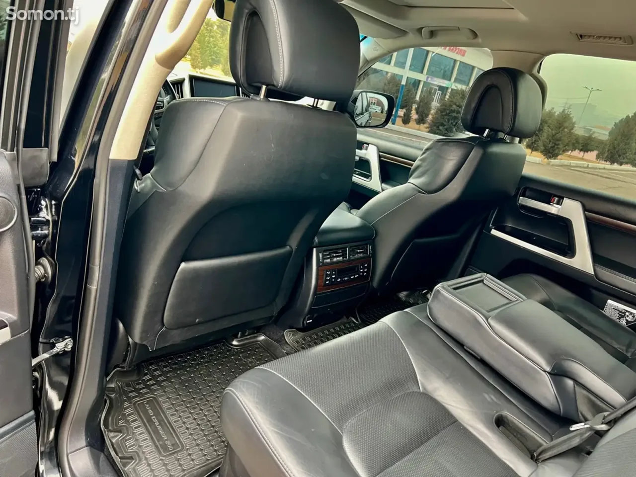 Toyota Land Cruiser 2018 · 4.5 AT