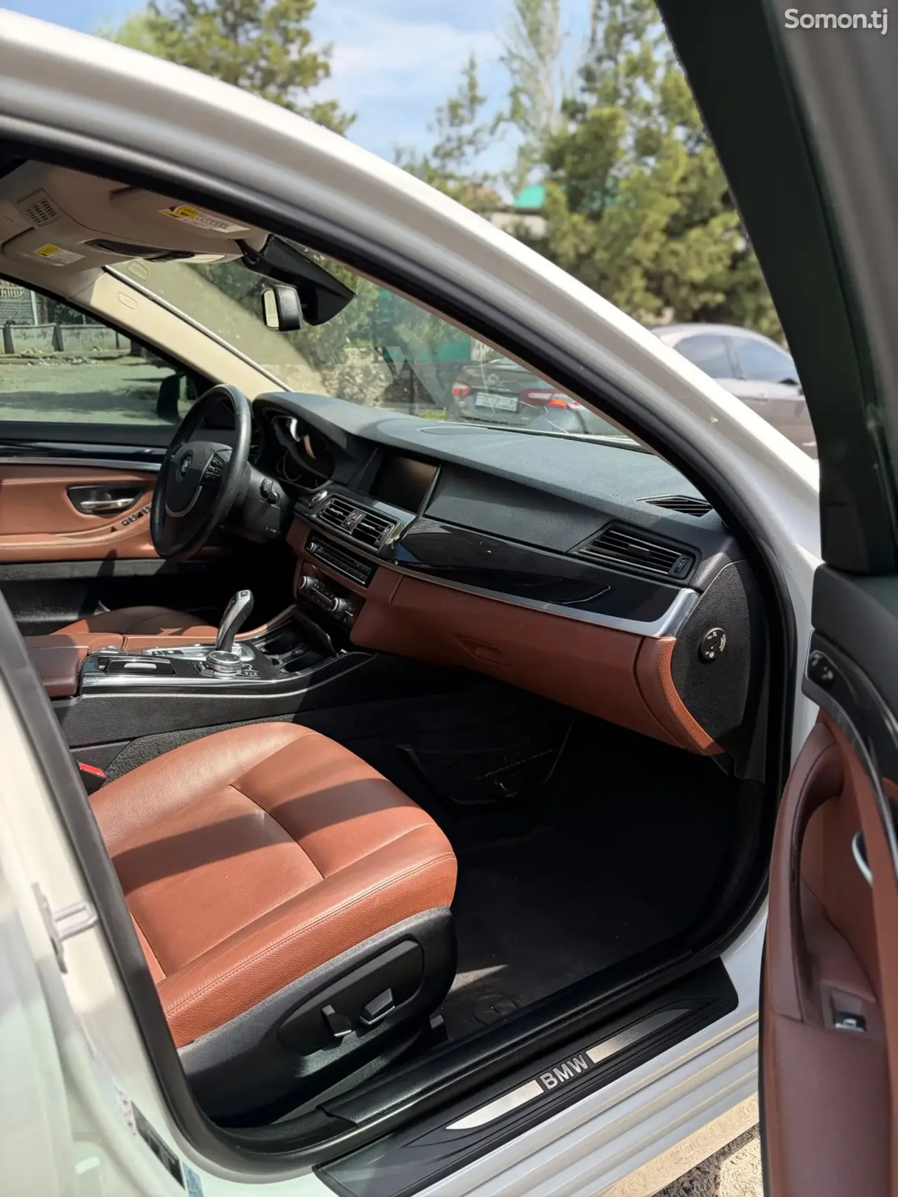 BMW 5 series 2015 · 2.0 AT