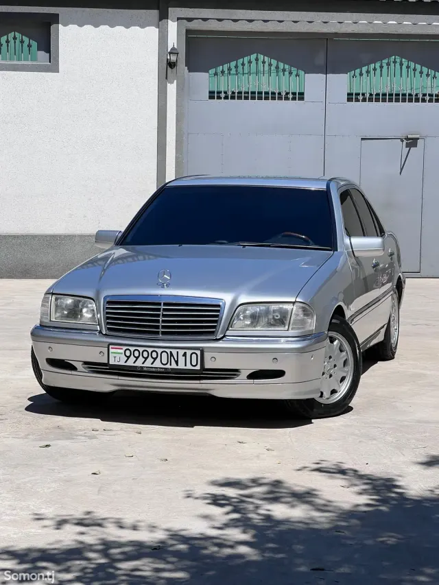 Mercedes-Benz C class 2000 · 2.4 AT
