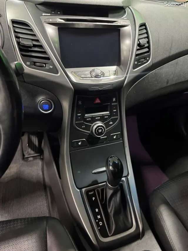 Hyundai Avante 2014 · 1.6 AT
