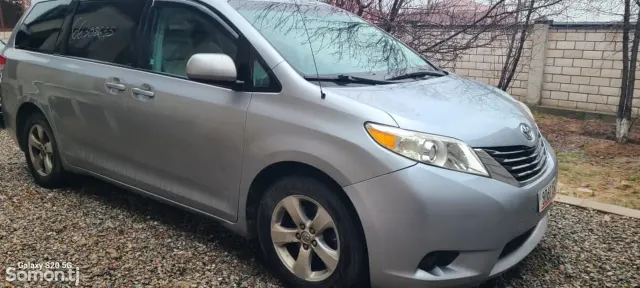 Toyota Sienna 2014 · 3.5 AT