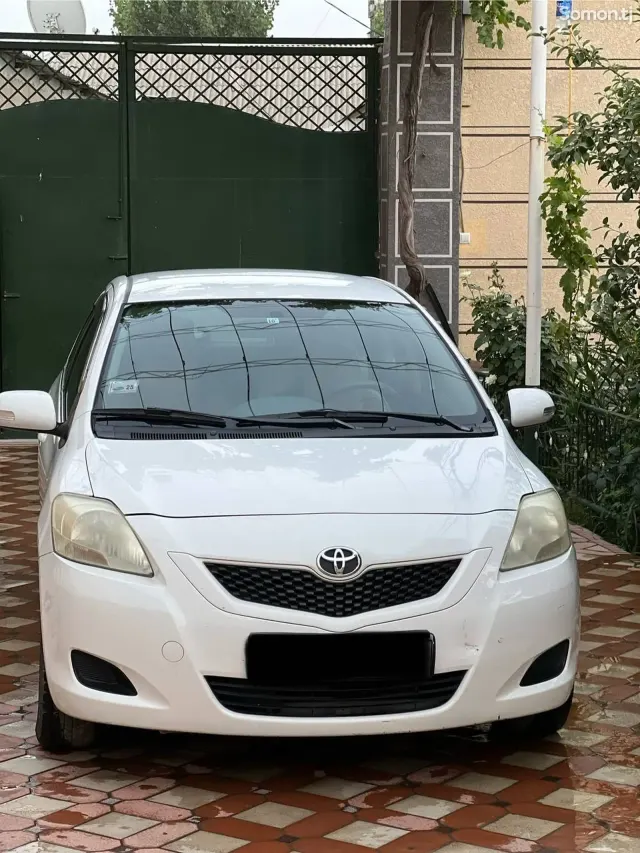 Toyota Belta 2008 · 1.1 AT