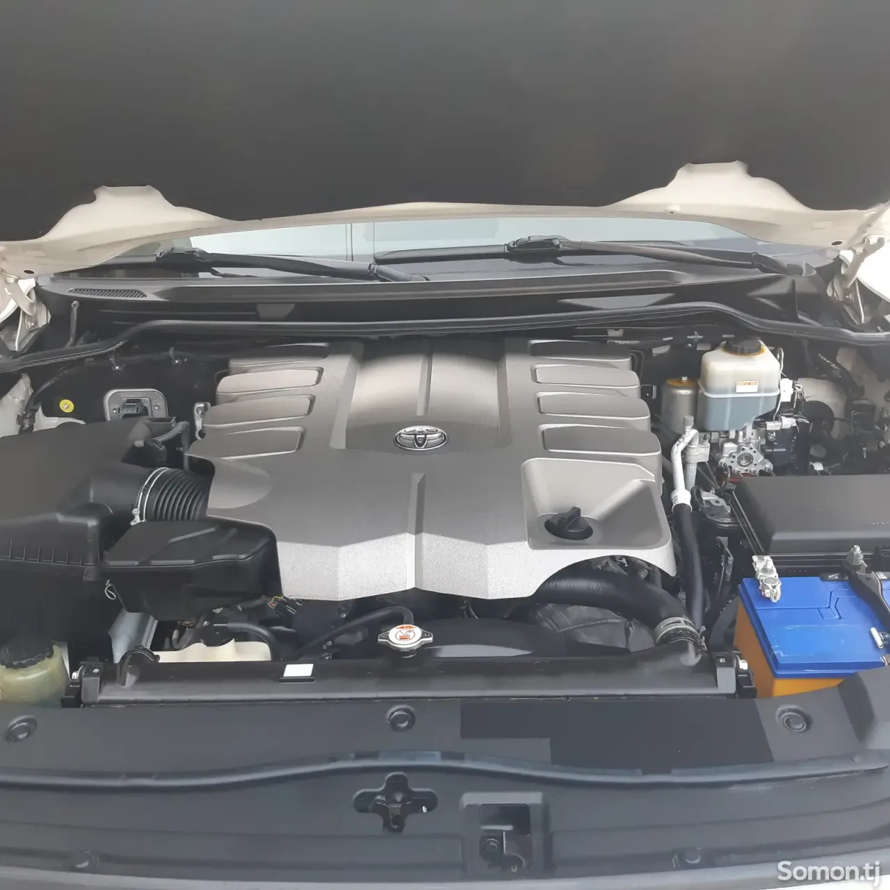 Toyota Land Cruiser 2017 · 4.7 AT