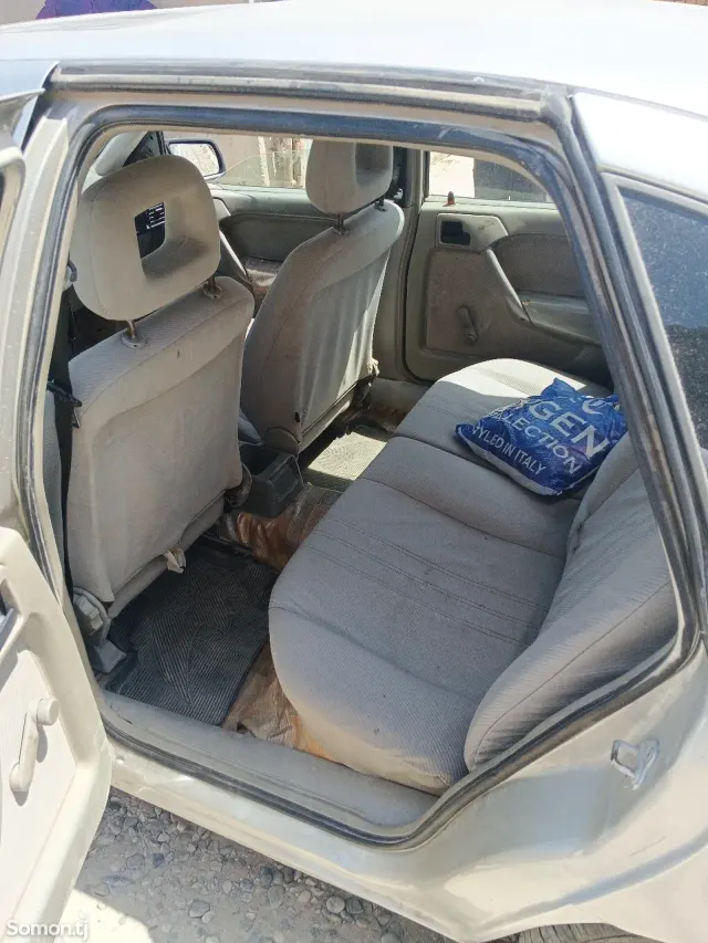 Opel Vectra A 1992 · 1.6 MT