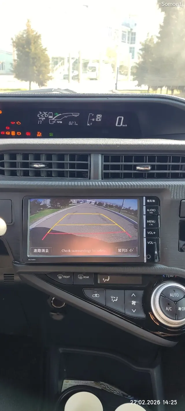 Toyota Aqua 2014 · 1.5 AT