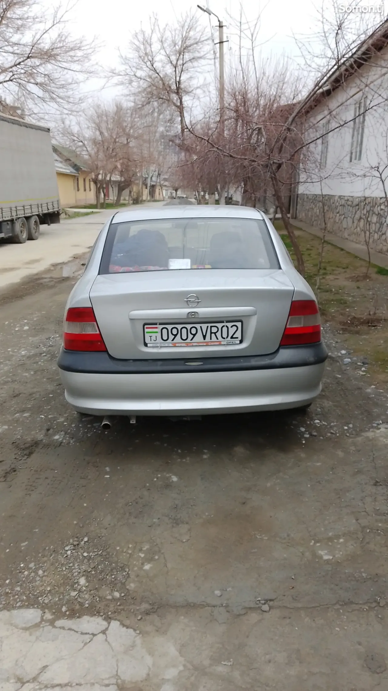 Opel Vectra B 1995 · 1.6 MT