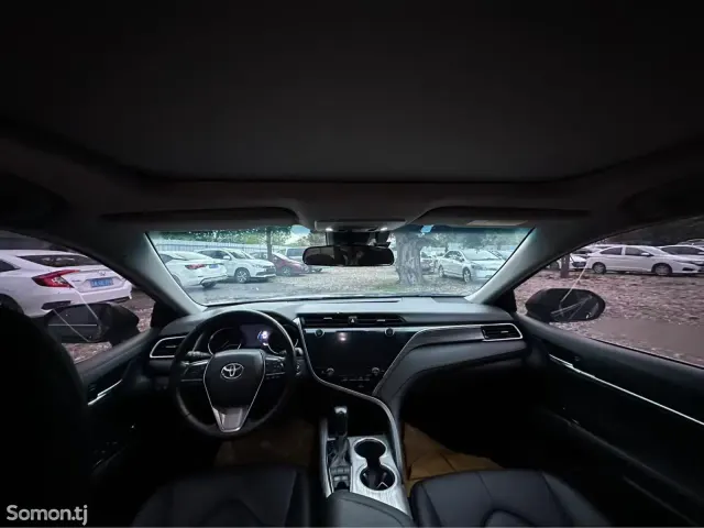 Toyota Camry 2020 · 2.5 AT