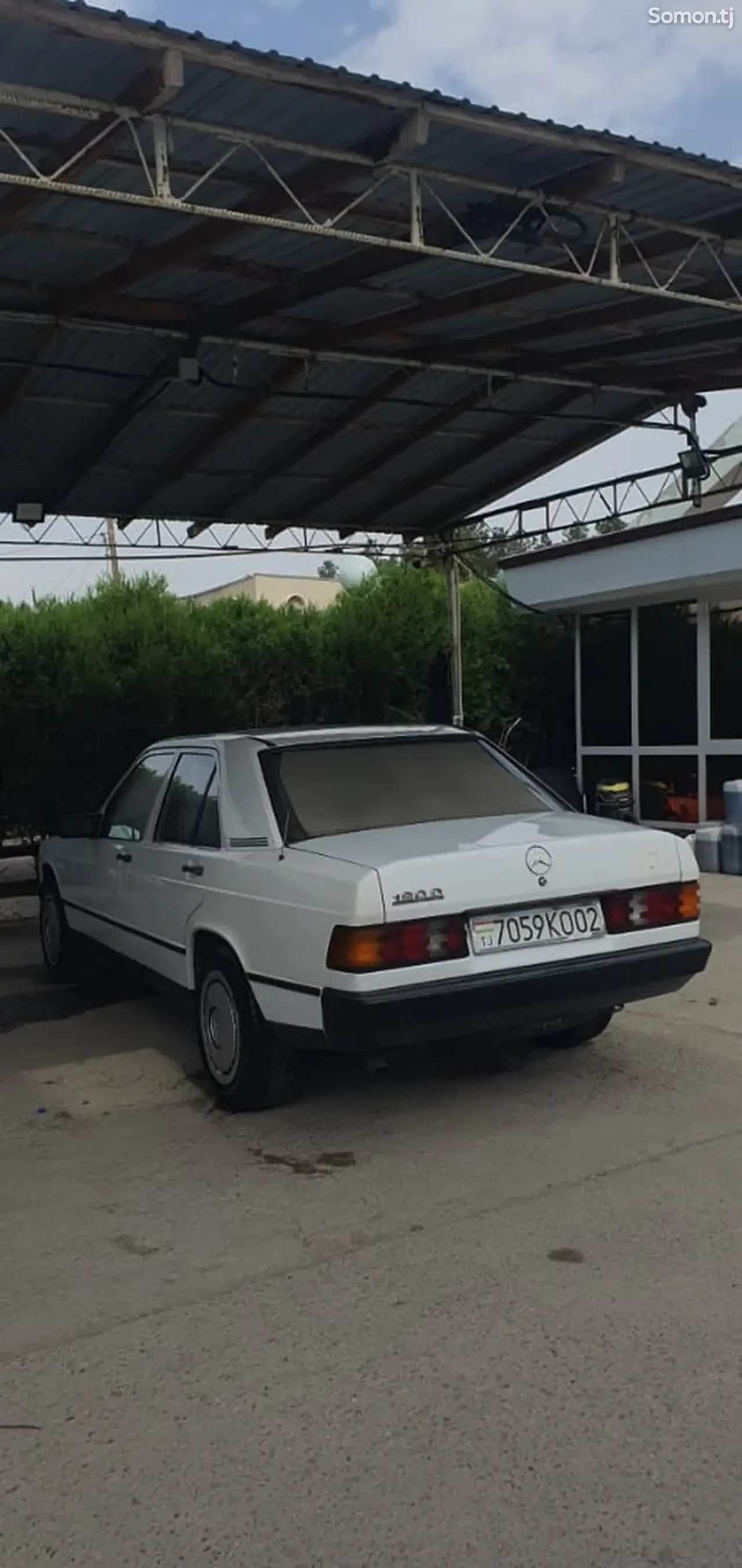 Mercedes-Benz W201 1987 · 2.0 MT