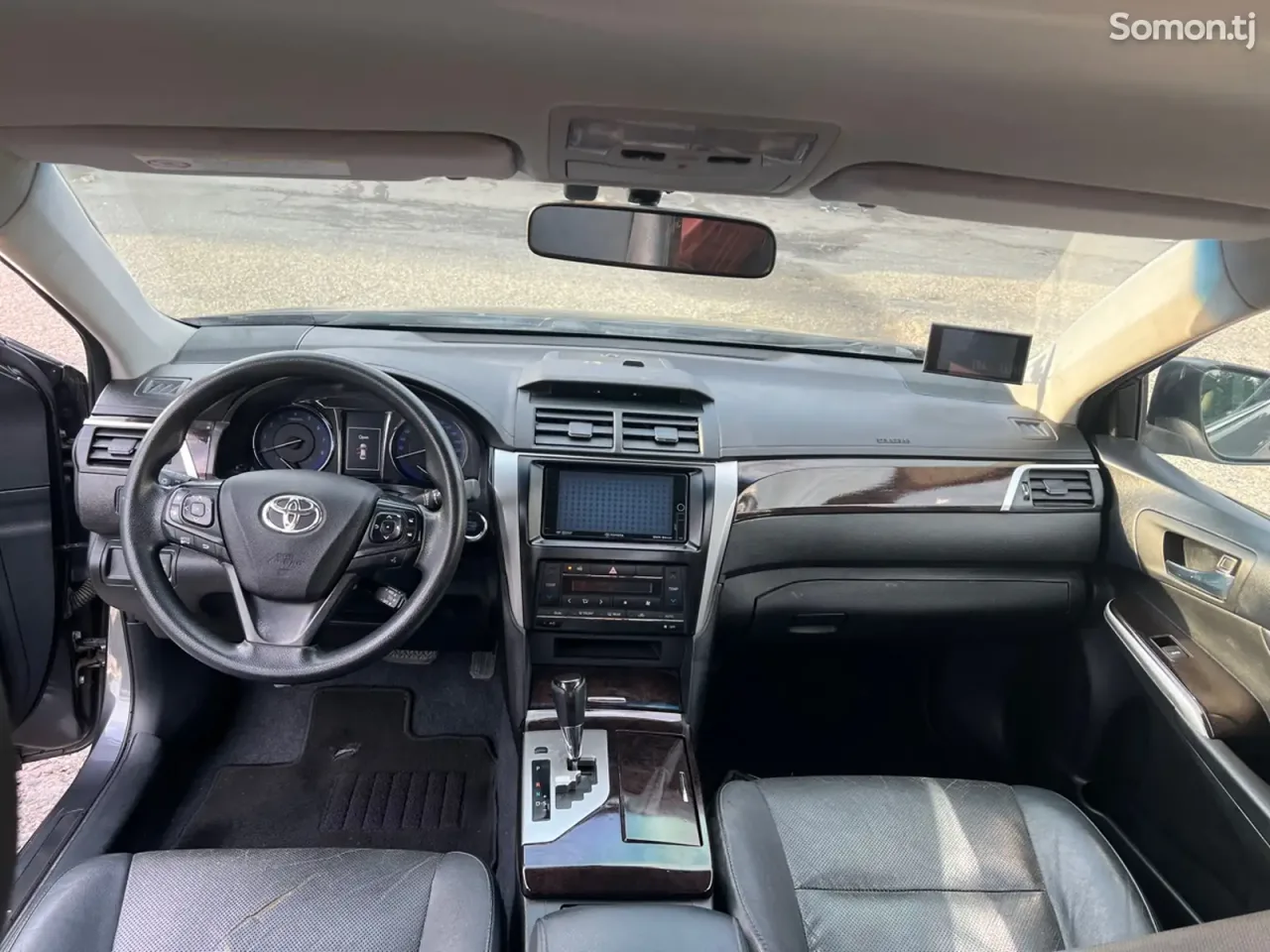 Toyota Camry 2017 · 2.0 AT