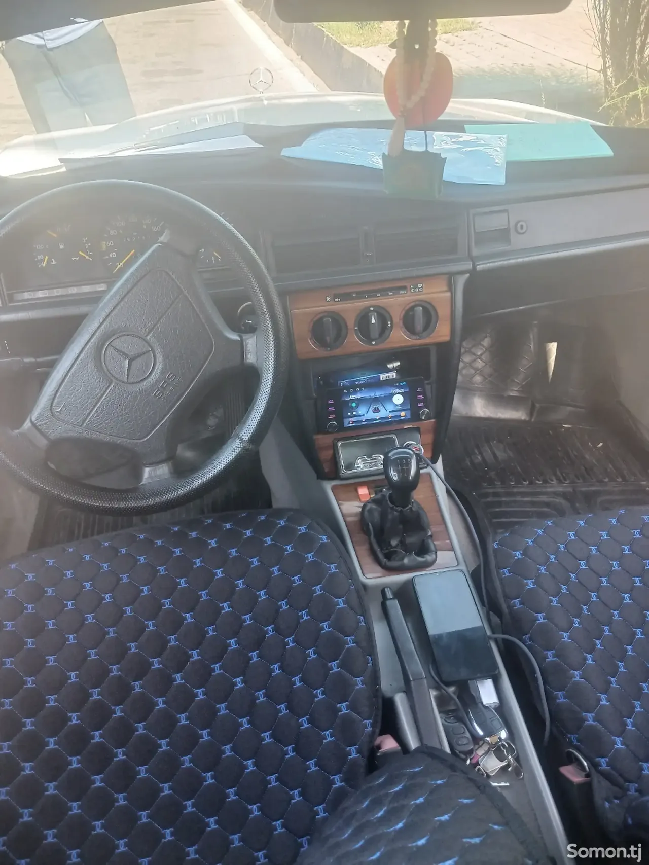 Mercedes-Benz W201 1997 · 2.0 MT