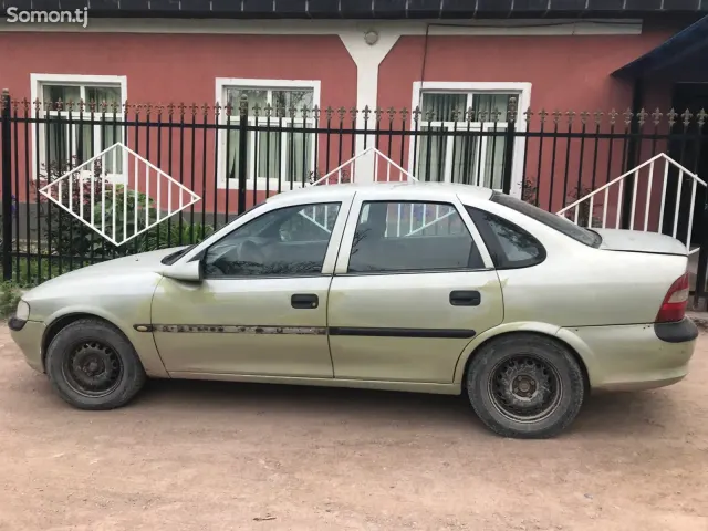 Opel Vectra B 1996 · 1.6 MT