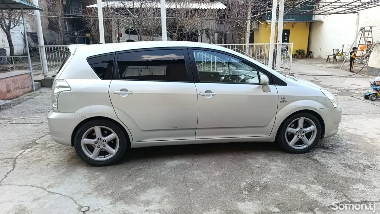 Toyota Verso 2008 · 2.2 MT