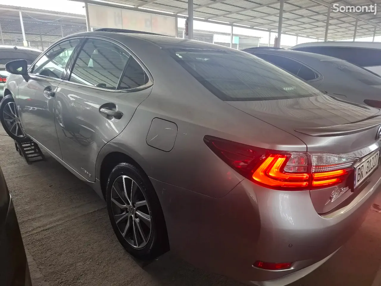 Lexus ES series 2017 · 2.5 AT