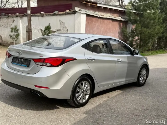 Hyundai Avante 2014 · 1.6 AT