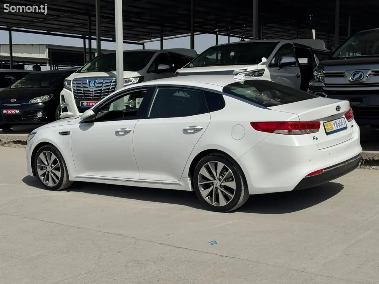 Kia K5 2016 · 2.0 AT