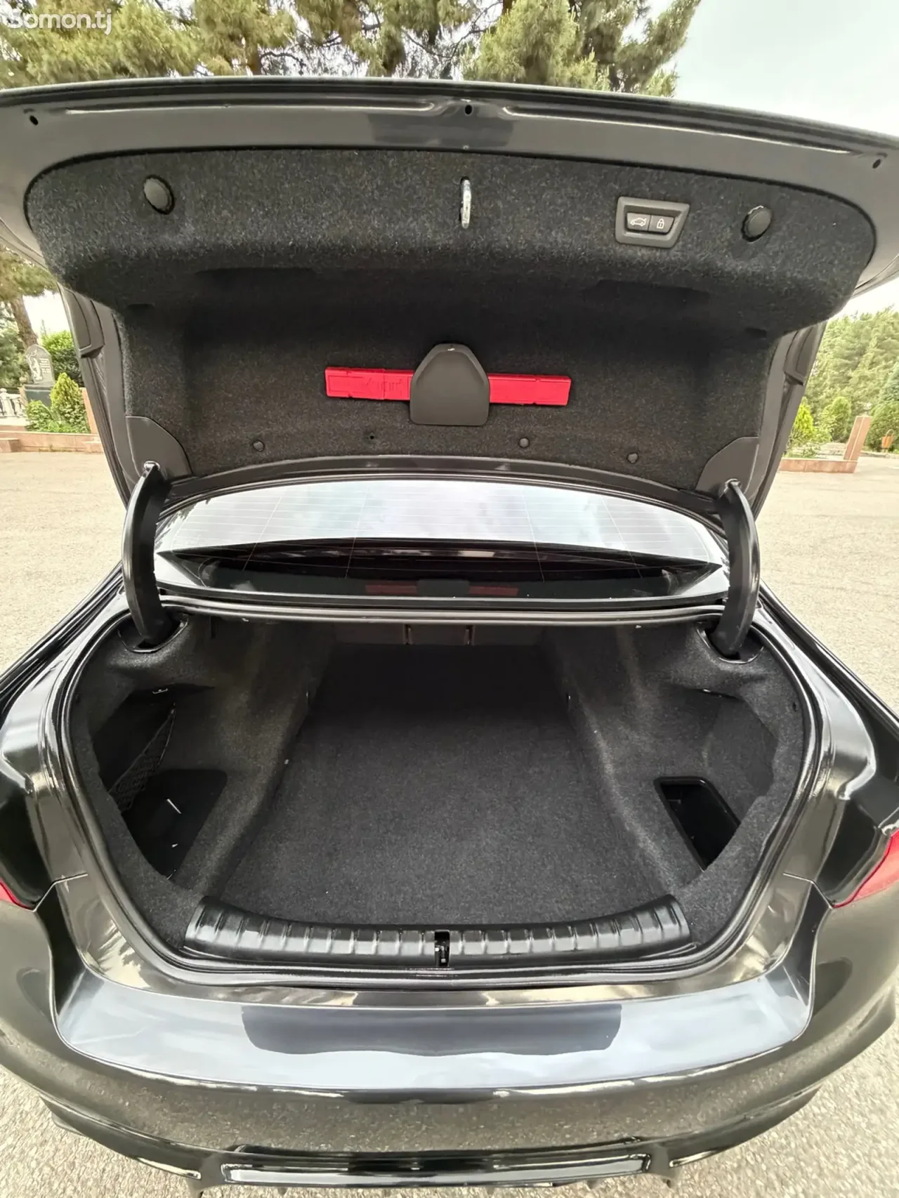 BMW 5 series 2017 · AT