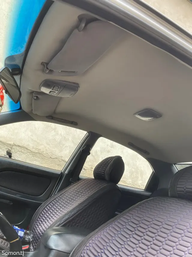 Hyundai Sonata 2002 · 2.0 MT