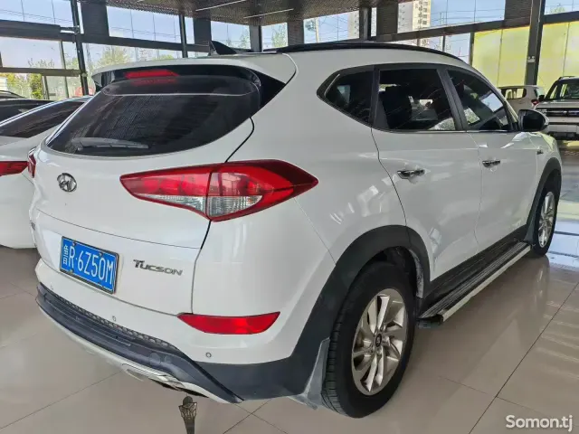 Hyundai Tucson 2016 · 1.6 AT