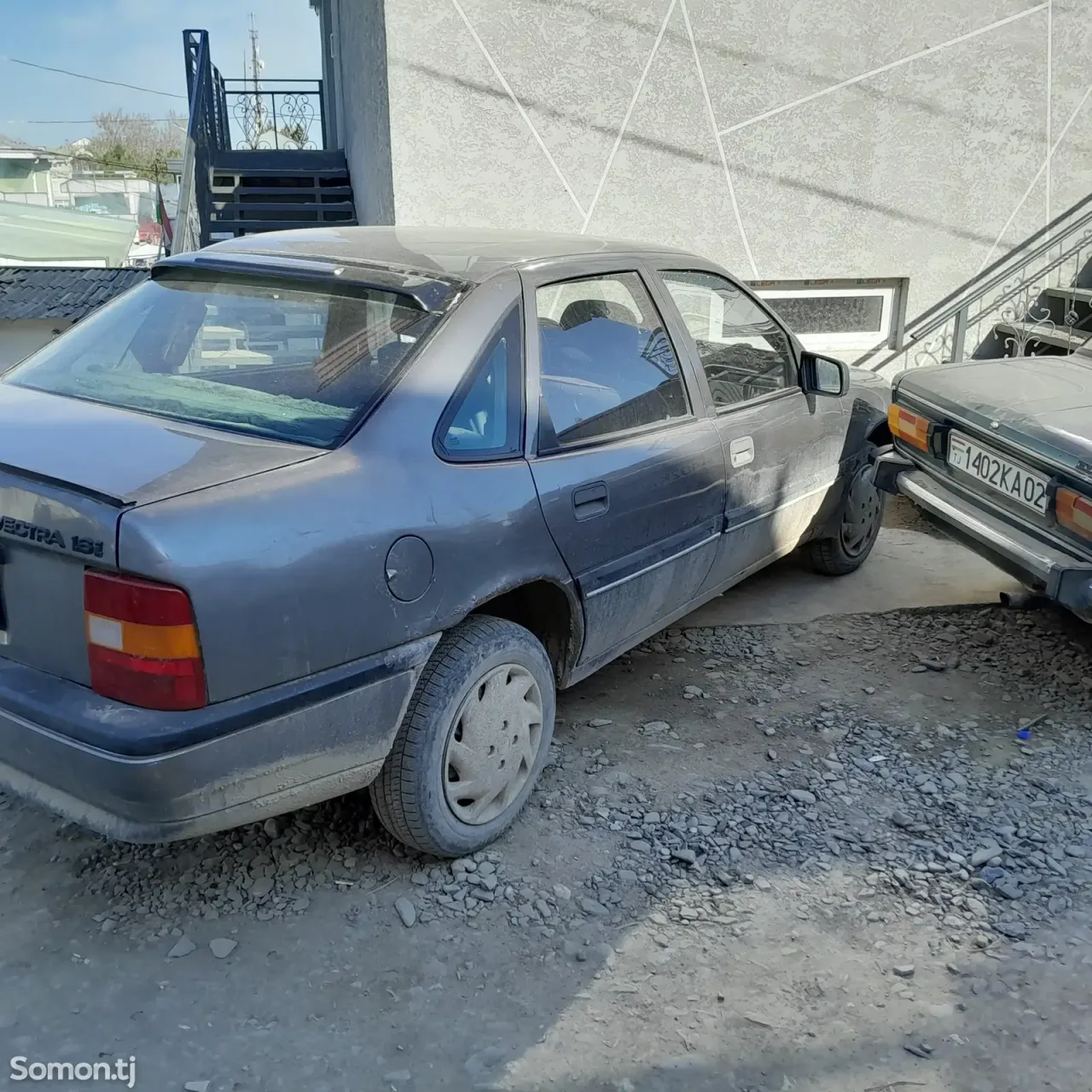 Opel Vectra A 1990 · 1.6 MT