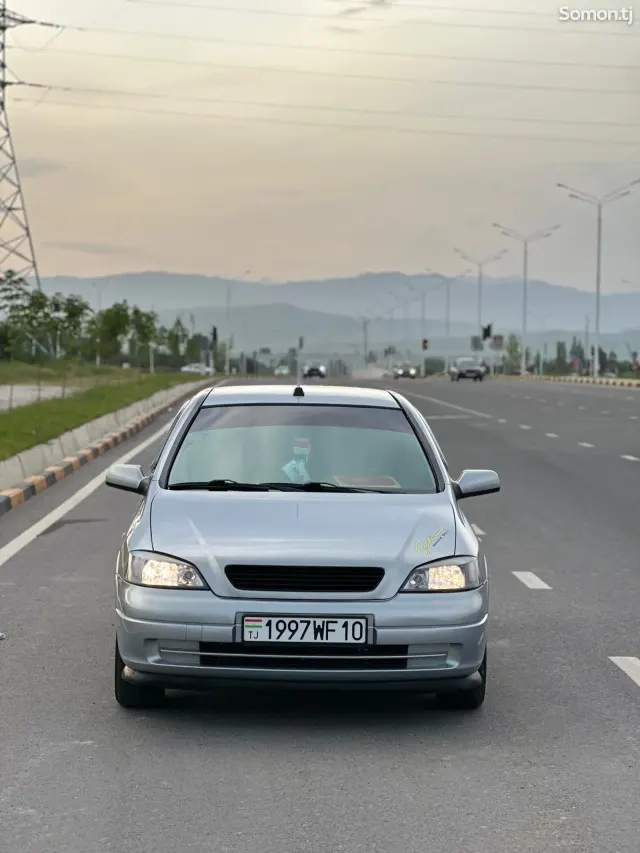 Opel Astra G 2000 · 1.6 MT