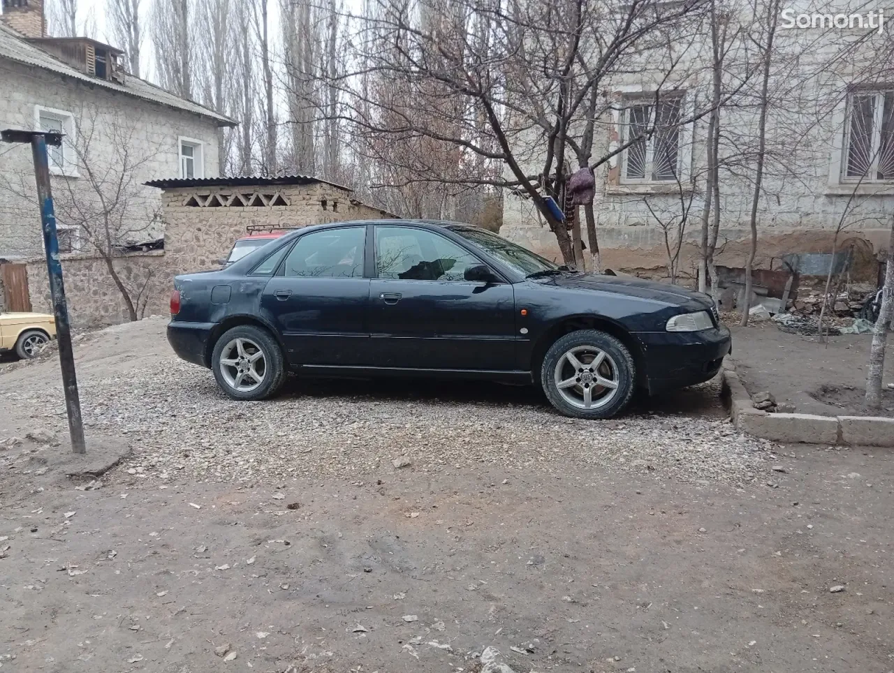Audi A4 1995 · 1.8 MT