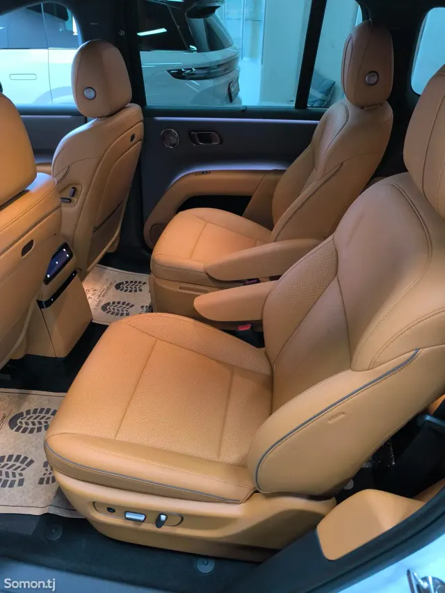 Li Auto (Lixiang) i8 2025 · AT