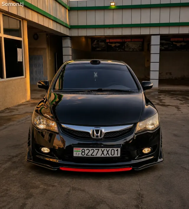 Honda Civic 2010 · 1.3 AT
