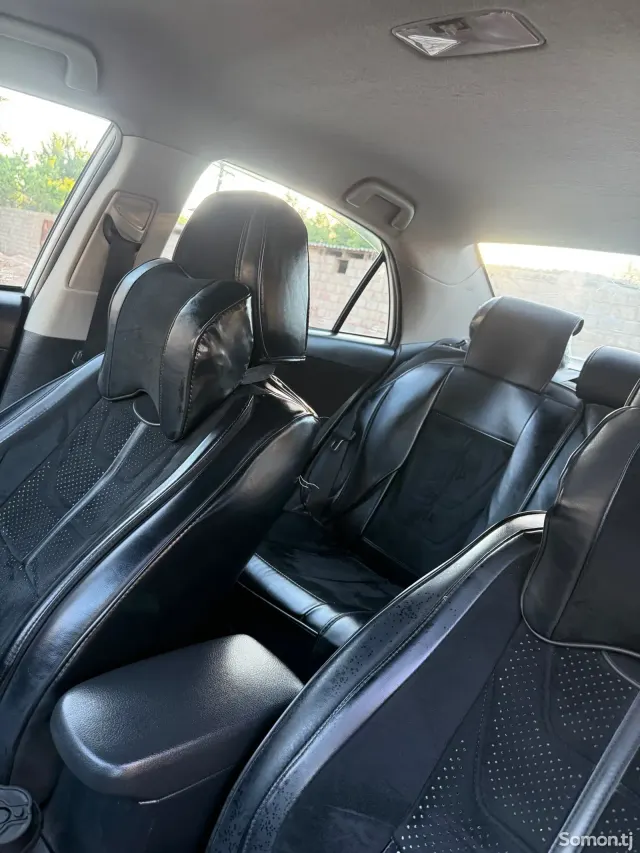 Toyota Corolla 2013 · 1.8 AT