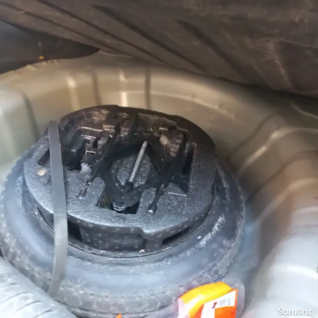 Hyundai Elantra 2012 · 1.8 MT