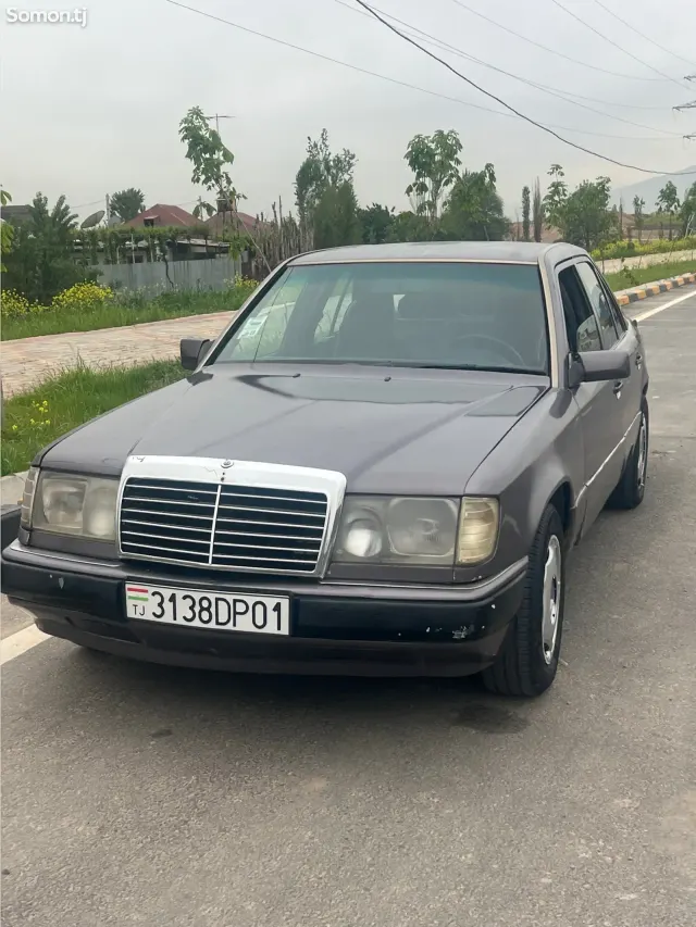 Mercedes-Benz W124 1992 · 2.0 MT