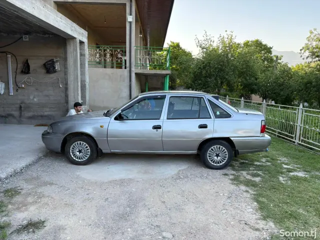 Daewoo Nexia 1995 · 1.6 MT