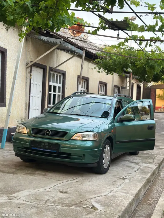 Opel Astra G 1999 · 1.6 MT