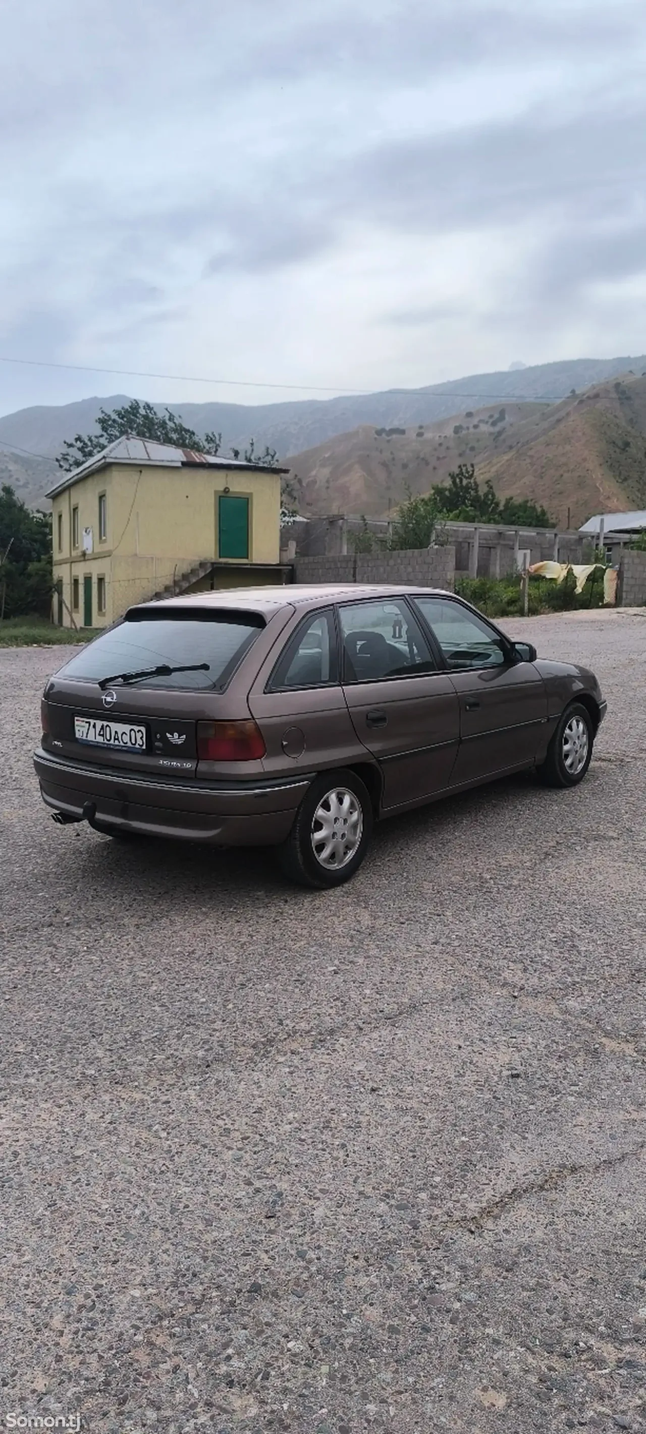 Opel Astra F 1997 · 1.6 MT